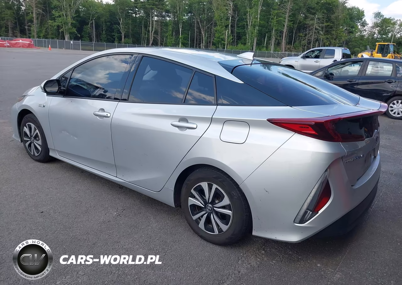 2018 Toyota Prius Prime Plus VIN:JTDKARFP9J3095544 - 3