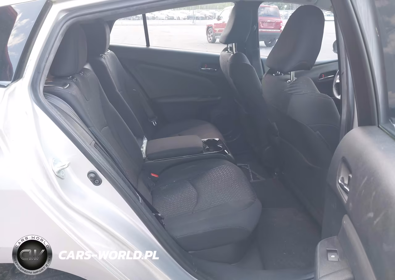 2018 Toyota Prius Prime Plus VIN:JTDKARFP9J3095544 - 8