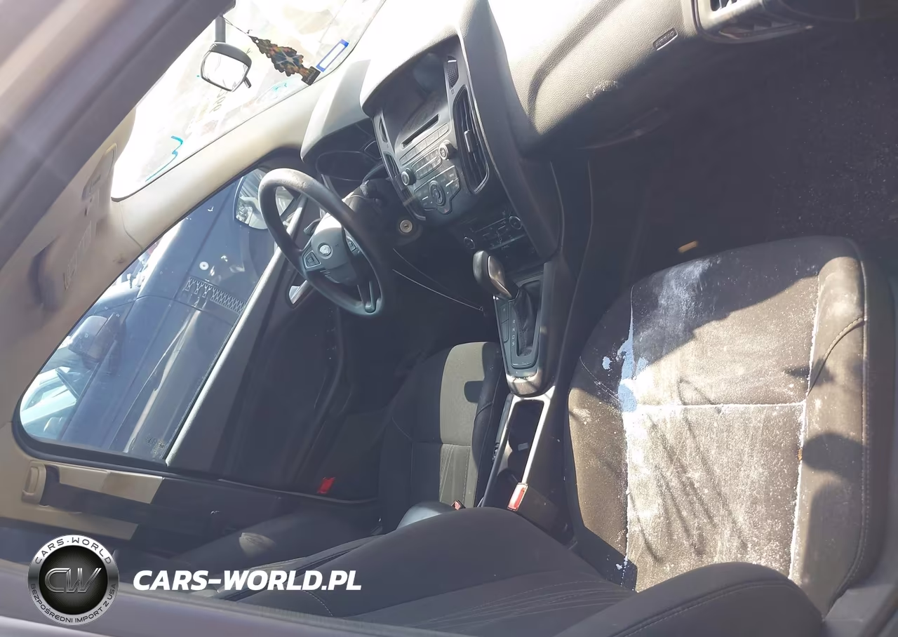 2017 Ford Focus Se VIN:1FADP3FE4HL290194 - 5