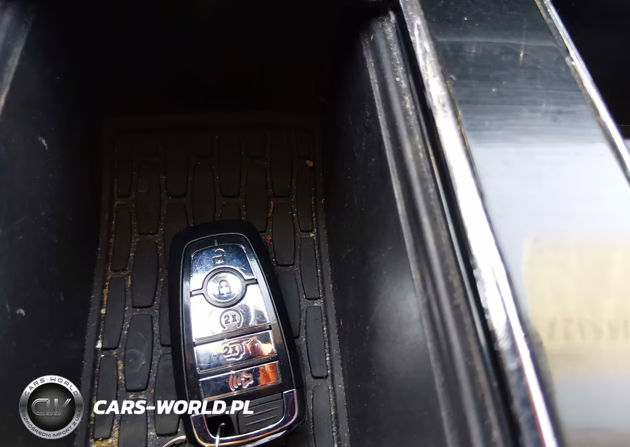 2022 Lincoln Aviator Livery VIN:5LM5J0XC8NGL14652 - 11