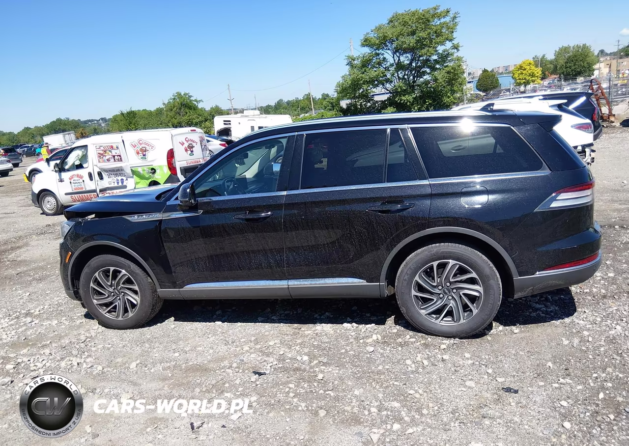 2022 Lincoln Aviator Livery VIN:5LM5J0XC8NGL14652 - 14
