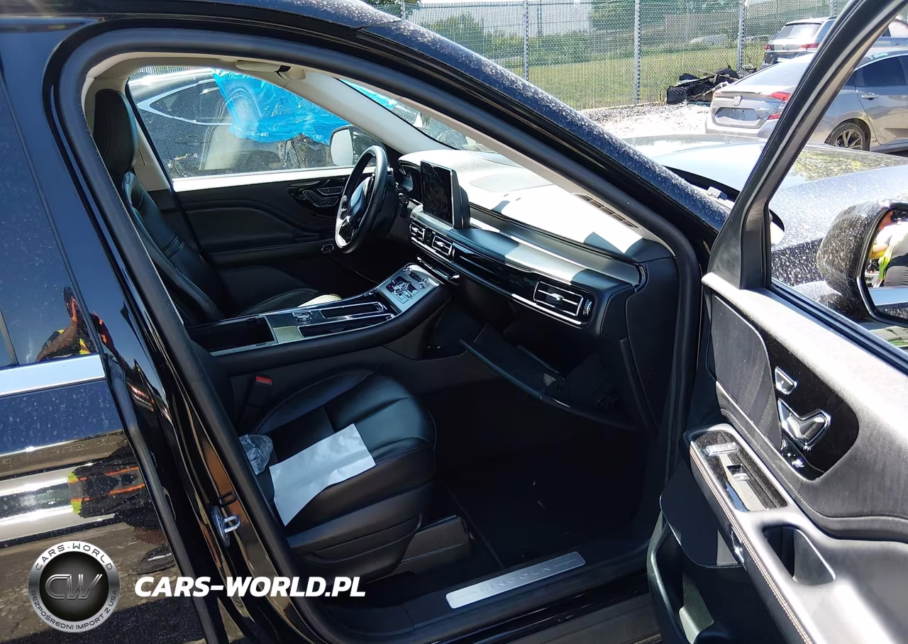 2022 Lincoln Aviator Livery VIN:5LM5J0XC8NGL14652 - 5