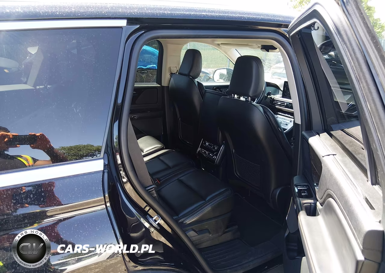 2022 Lincoln Aviator Livery VIN:5LM5J0XC8NGL14652 - 8