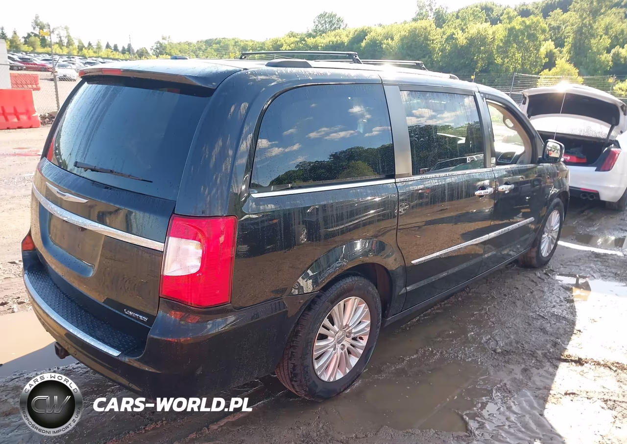 2013 Chrysler Town & Country Limited VIN:2C4RC1GG7DR806033 - 4