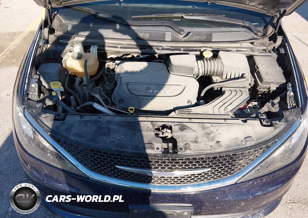 2018 Chrysler Pacifica Touring VIN:2C4RC1DG6JR148639 - 10