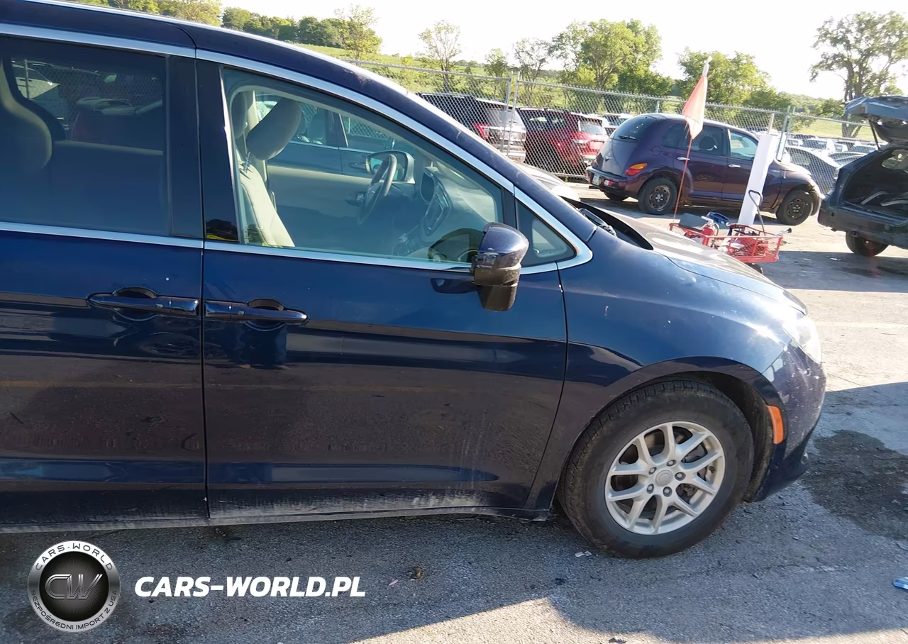 2018 Chrysler Pacifica Touring VIN:2C4RC1DG6JR148639 - 20