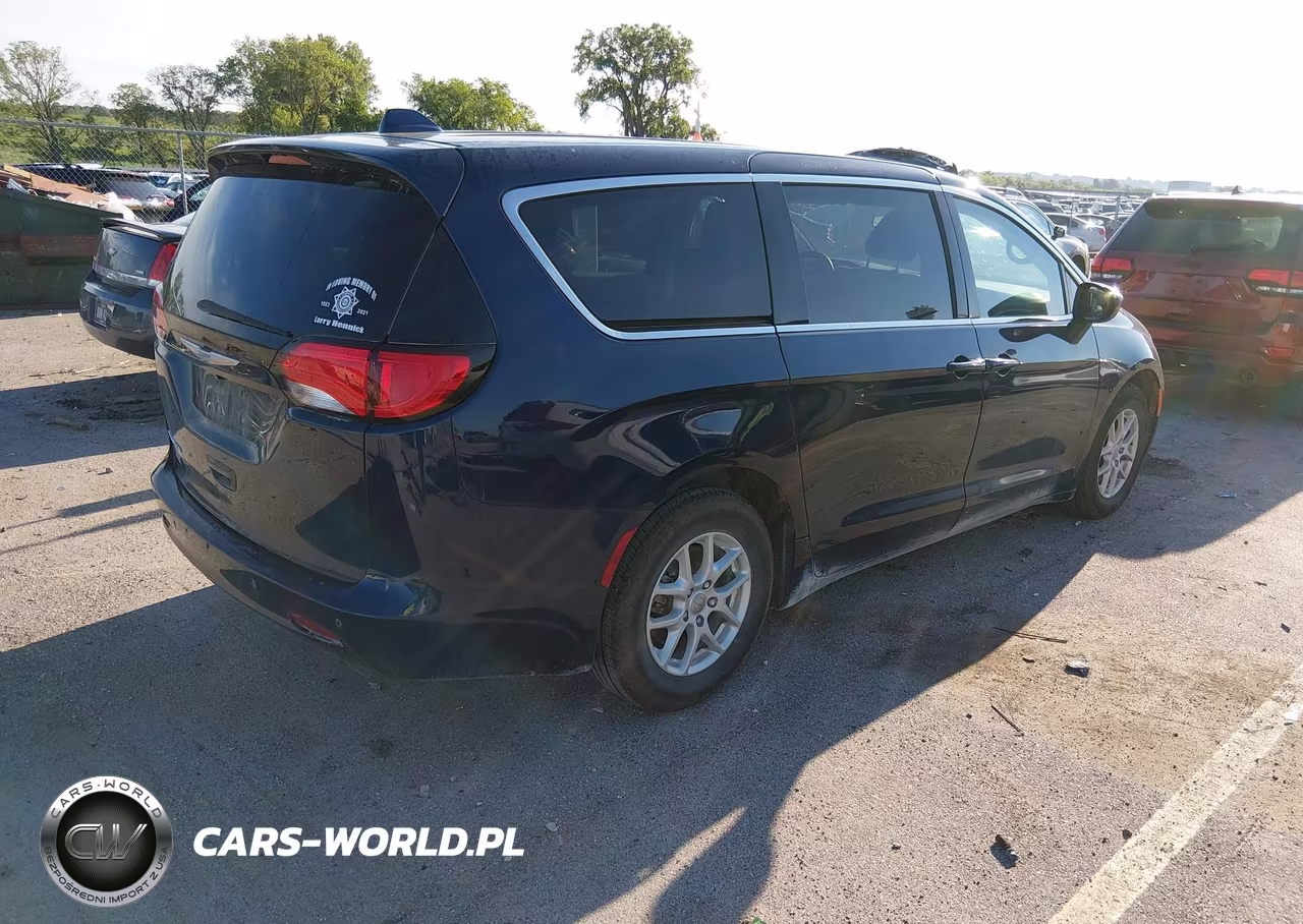 2018 Chrysler Pacifica Touring VIN:2C4RC1DG6JR148639 - 4