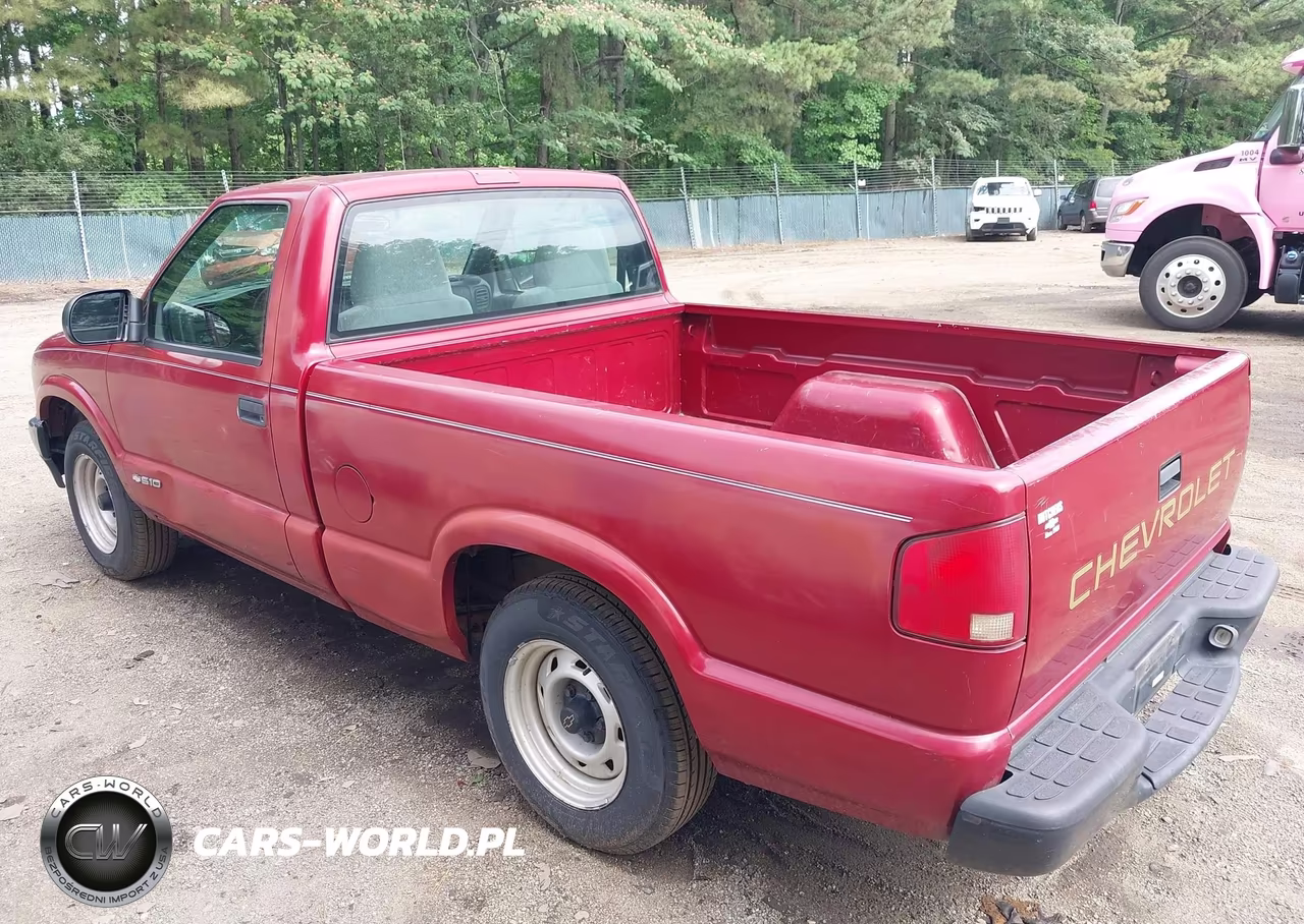 2002 Chevrolet S-10 VIN:1GCCS145228245499 - 3