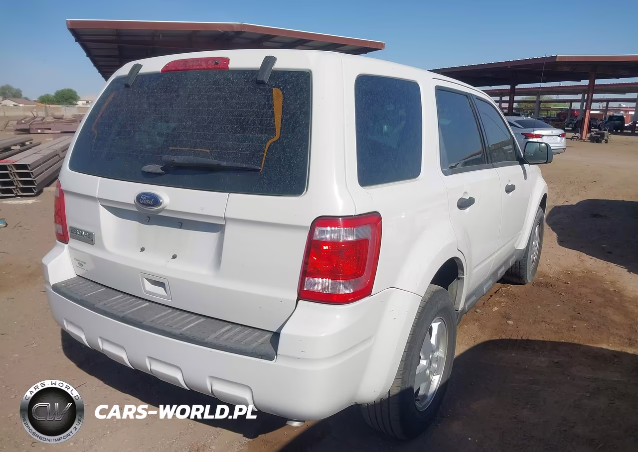 2011 Ford Escape Xls VIN:1FMCU0C73BKB98425 - 4