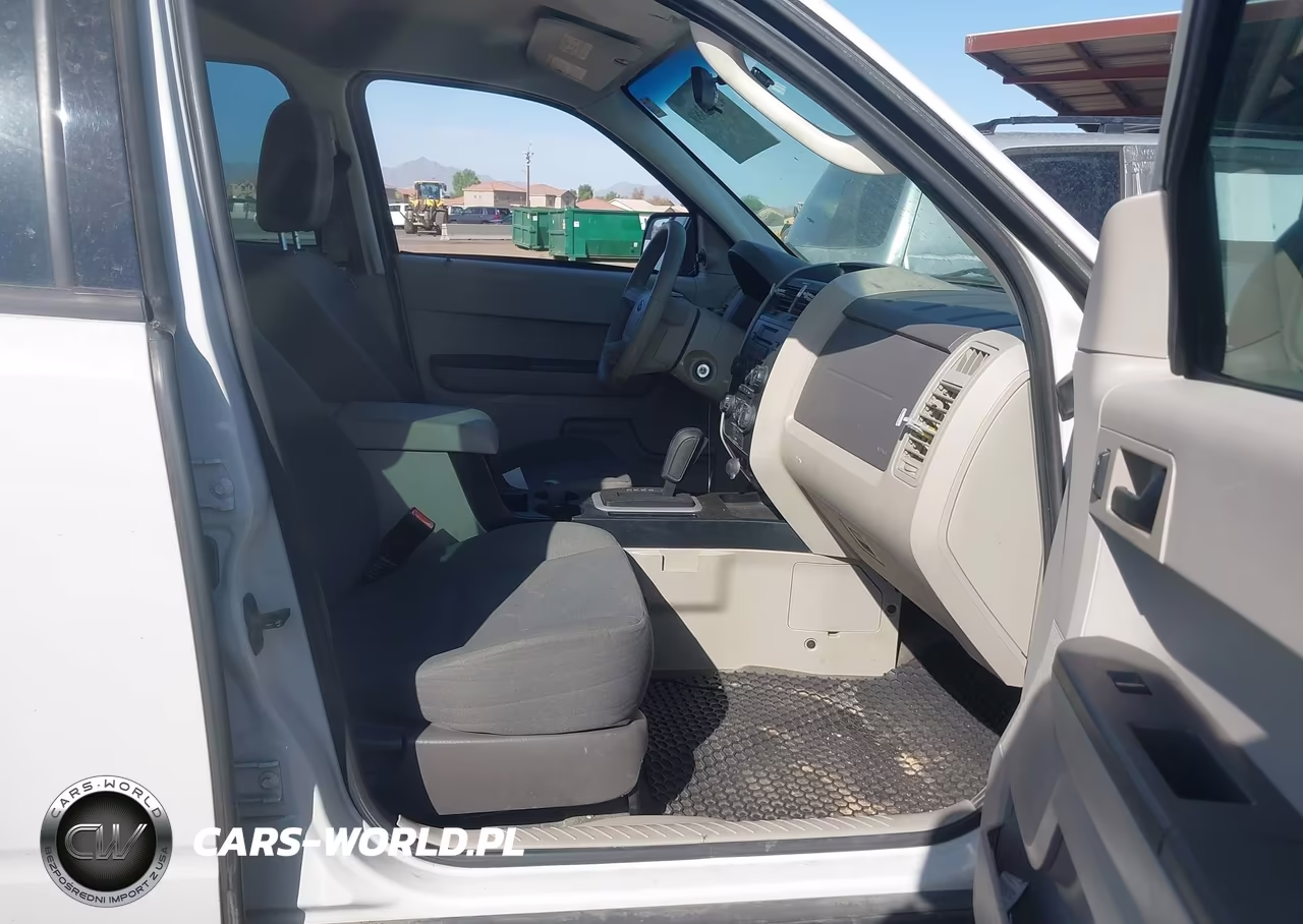 2011 Ford Escape Xls VIN:1FMCU0C73BKB98425 - 5