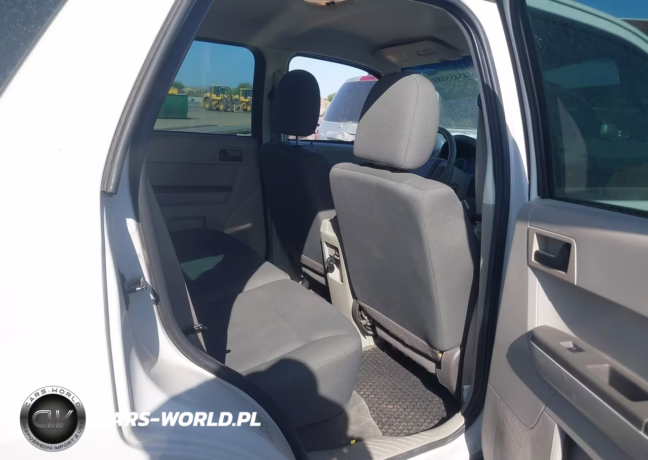 2011 Ford Escape Xls VIN:1FMCU0C73BKB98425 - 8