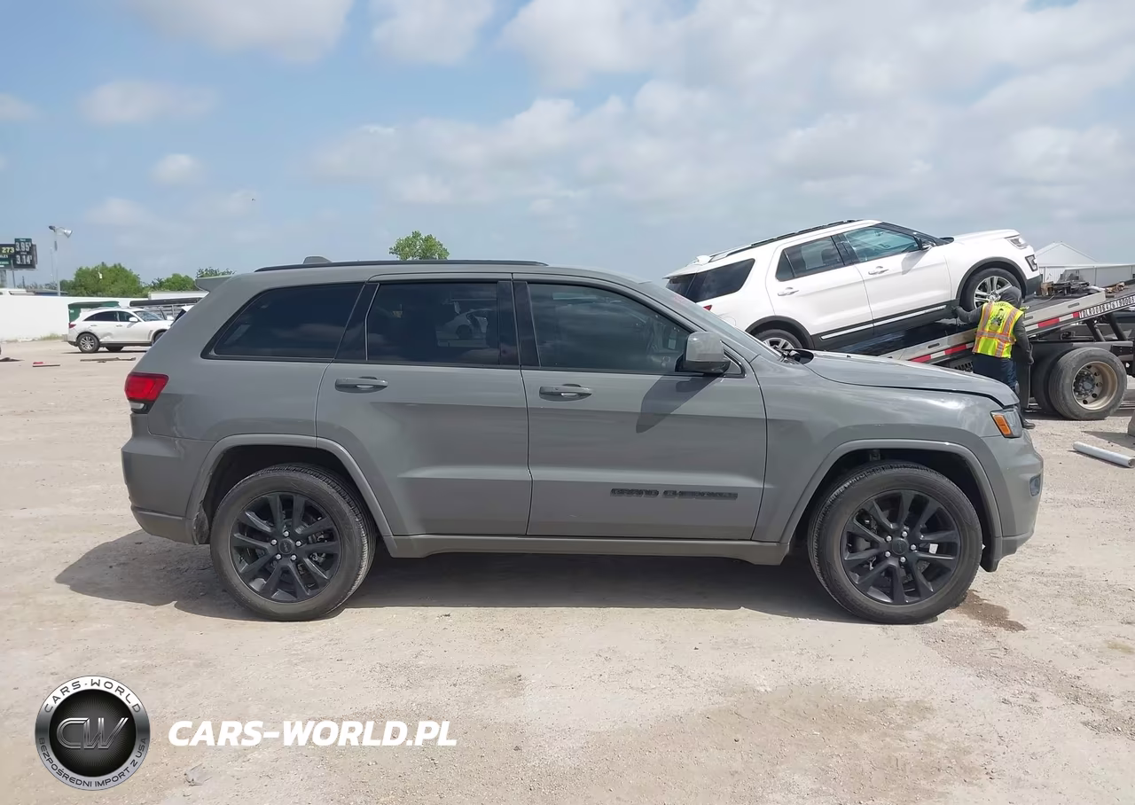2020 Jeep Grand Cherokee Altitude 4X2 VIN:1C4RJEAG8LC246875 - 13
