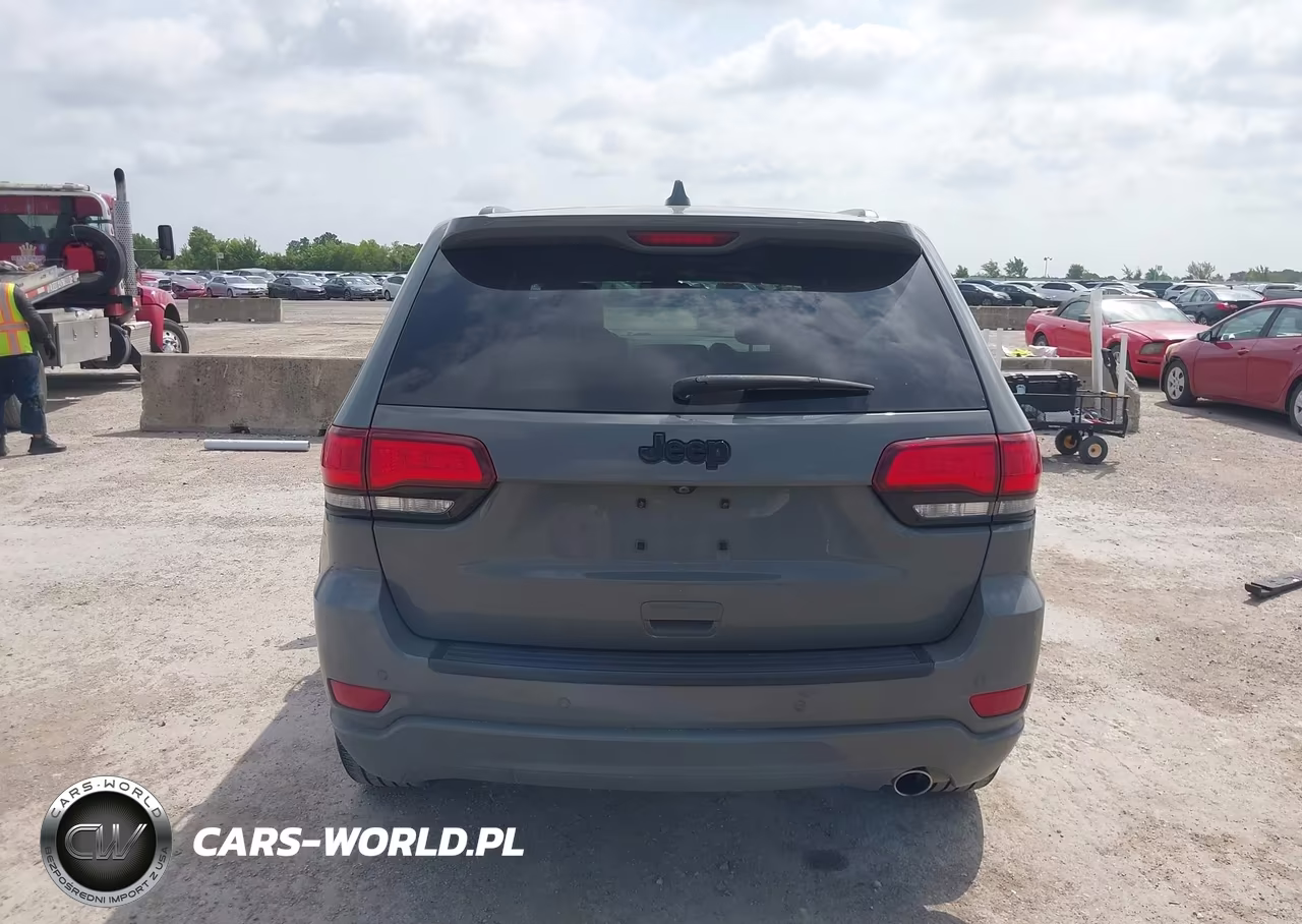 2020 Jeep Grand Cherokee Altitude 4X2 VIN:1C4RJEAG8LC246875 - 16