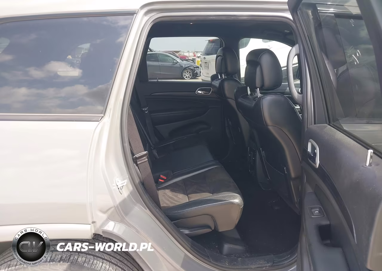 2020 Jeep Grand Cherokee Altitude 4X2 VIN:1C4RJEAG8LC246875 - 8