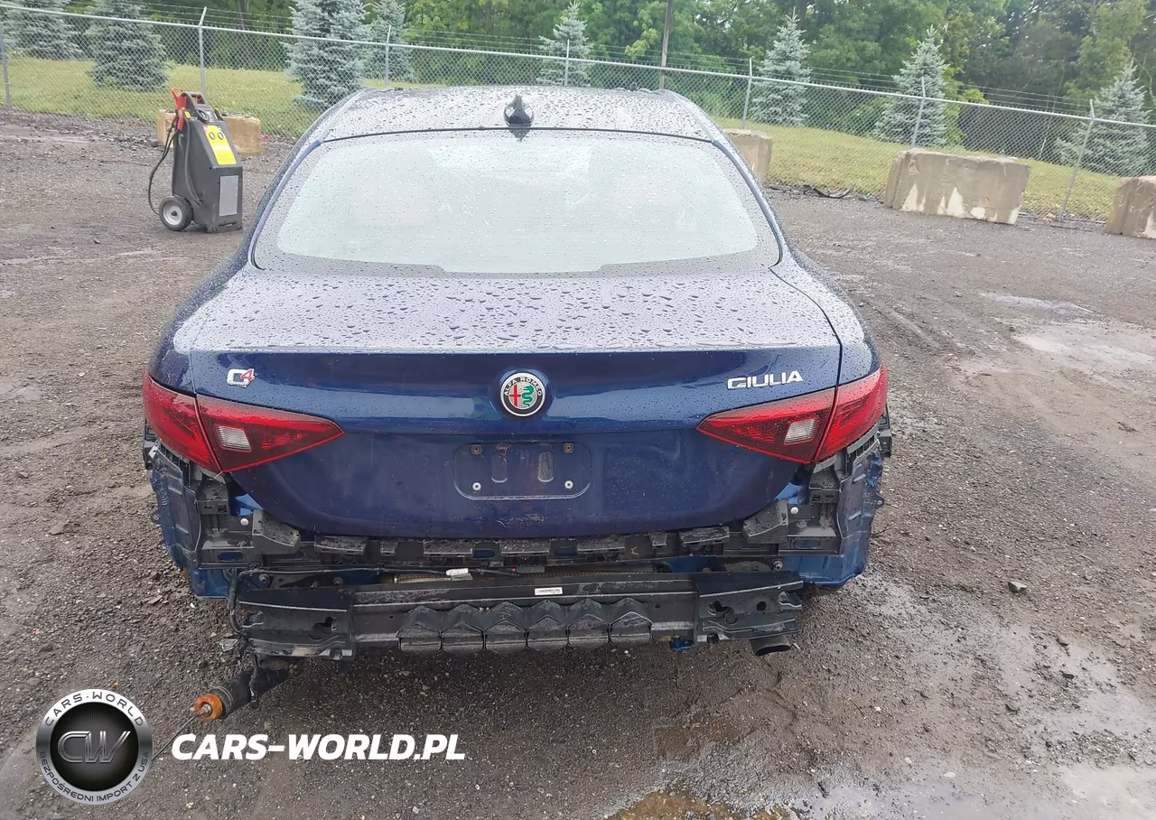 2018 Alfa Romeo Giulia Ti Sport Awd VIN:ZARFAEEN0J7590384 - 17