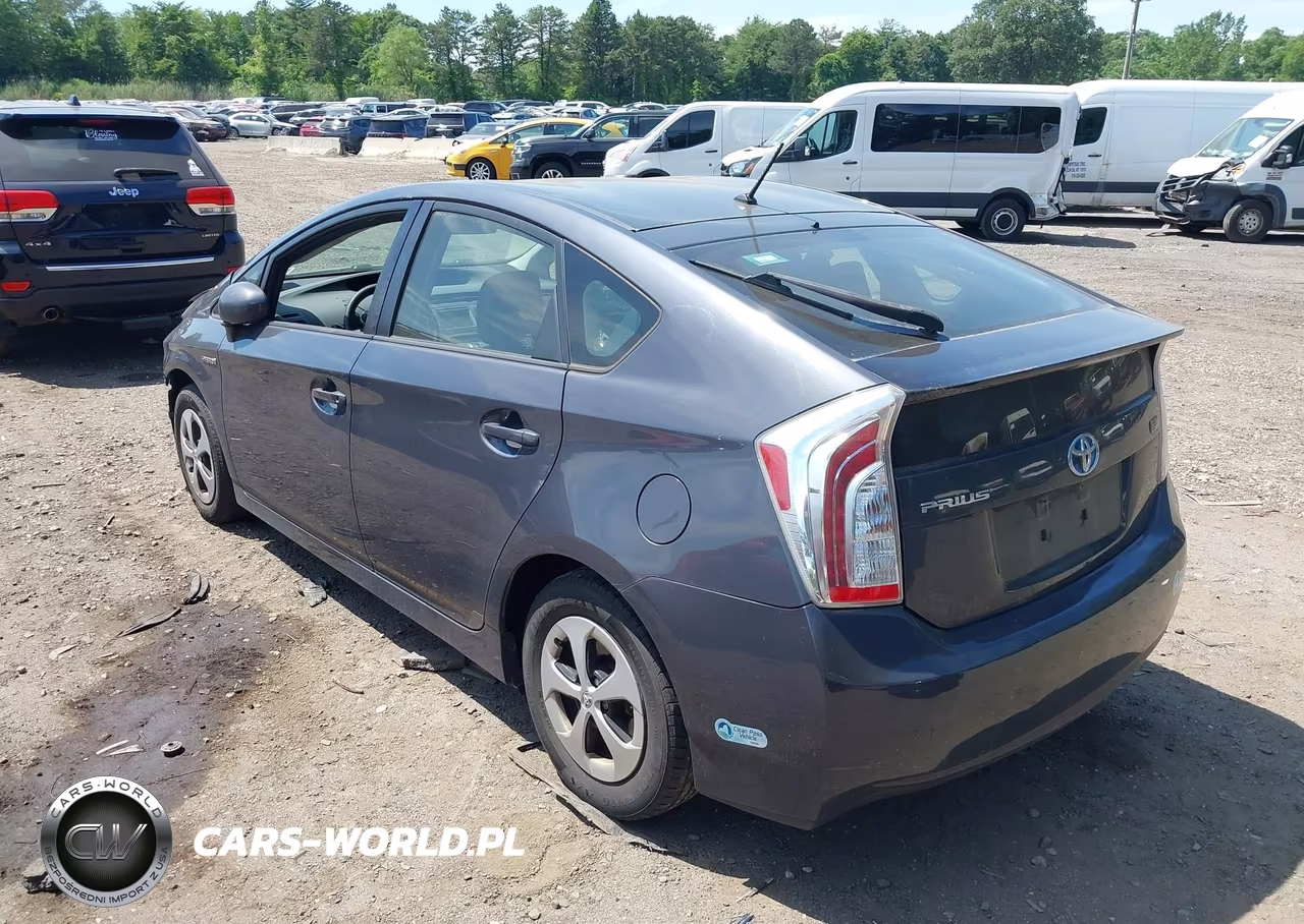 2013 Toyota Prius Two VIN:JTDKN3DU9D5680157 - 3