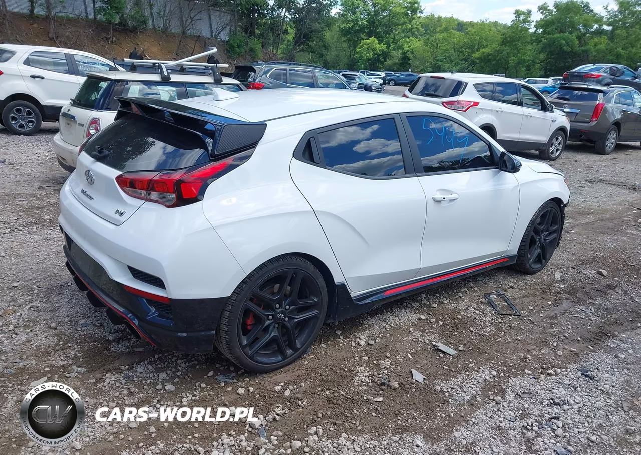2022 Hyundai Veloster N VIN:KMHT36AH4NU013776 - 4