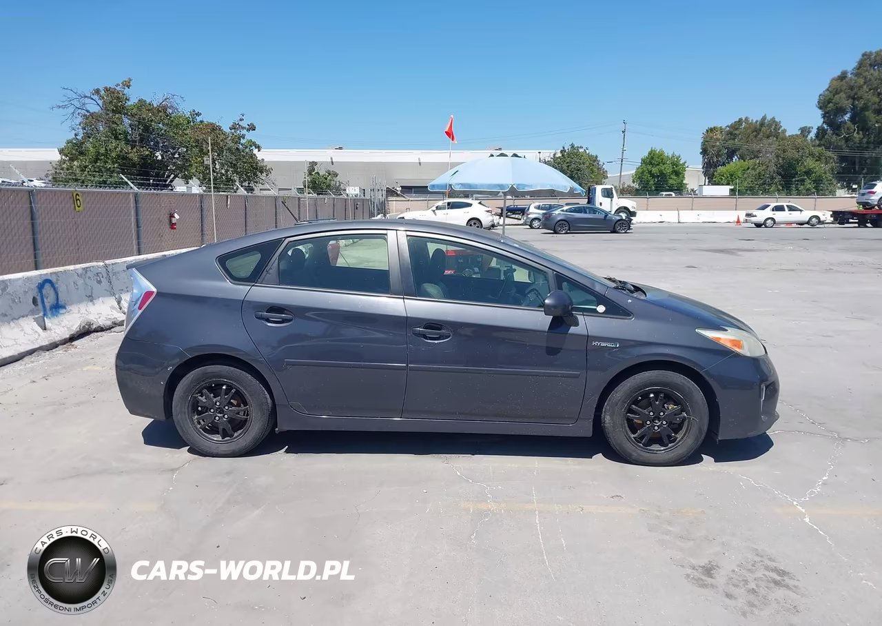 2012 Toyota Prius Four VIN:JTDKN3DU8C1564566 - 13