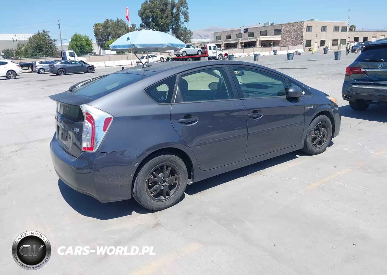 2012 Toyota Prius Four VIN:JTDKN3DU8C1564566 - 4
