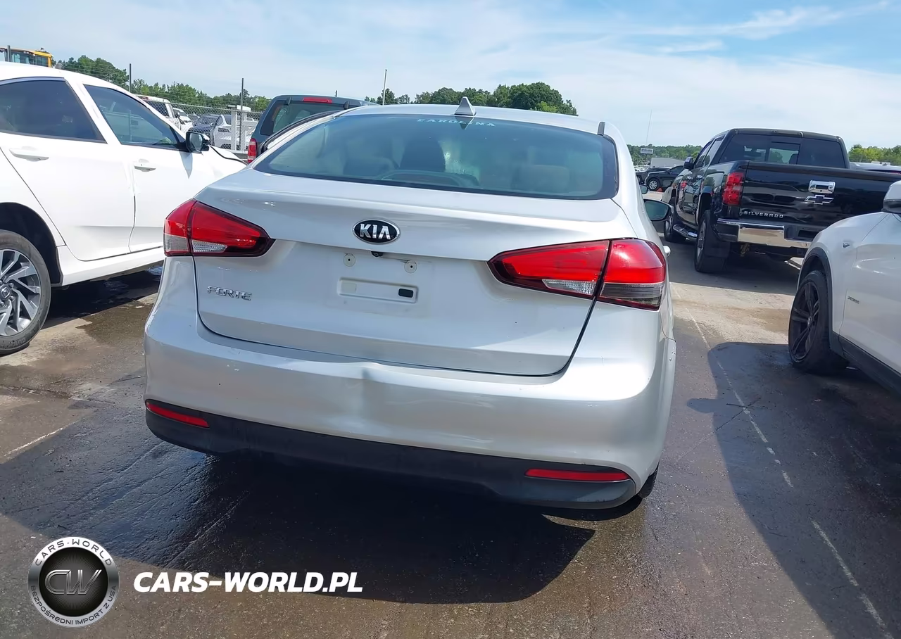 2018 Kia Forte Lx VIN:3KPFL4A76JE245270 - 16