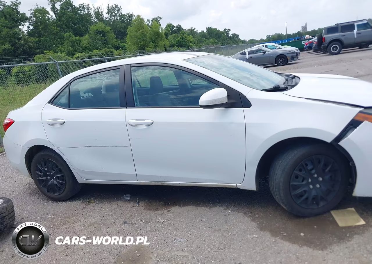 2017 Toyota Corolla Le VIN:5YFBURHE7HP602168 - 13