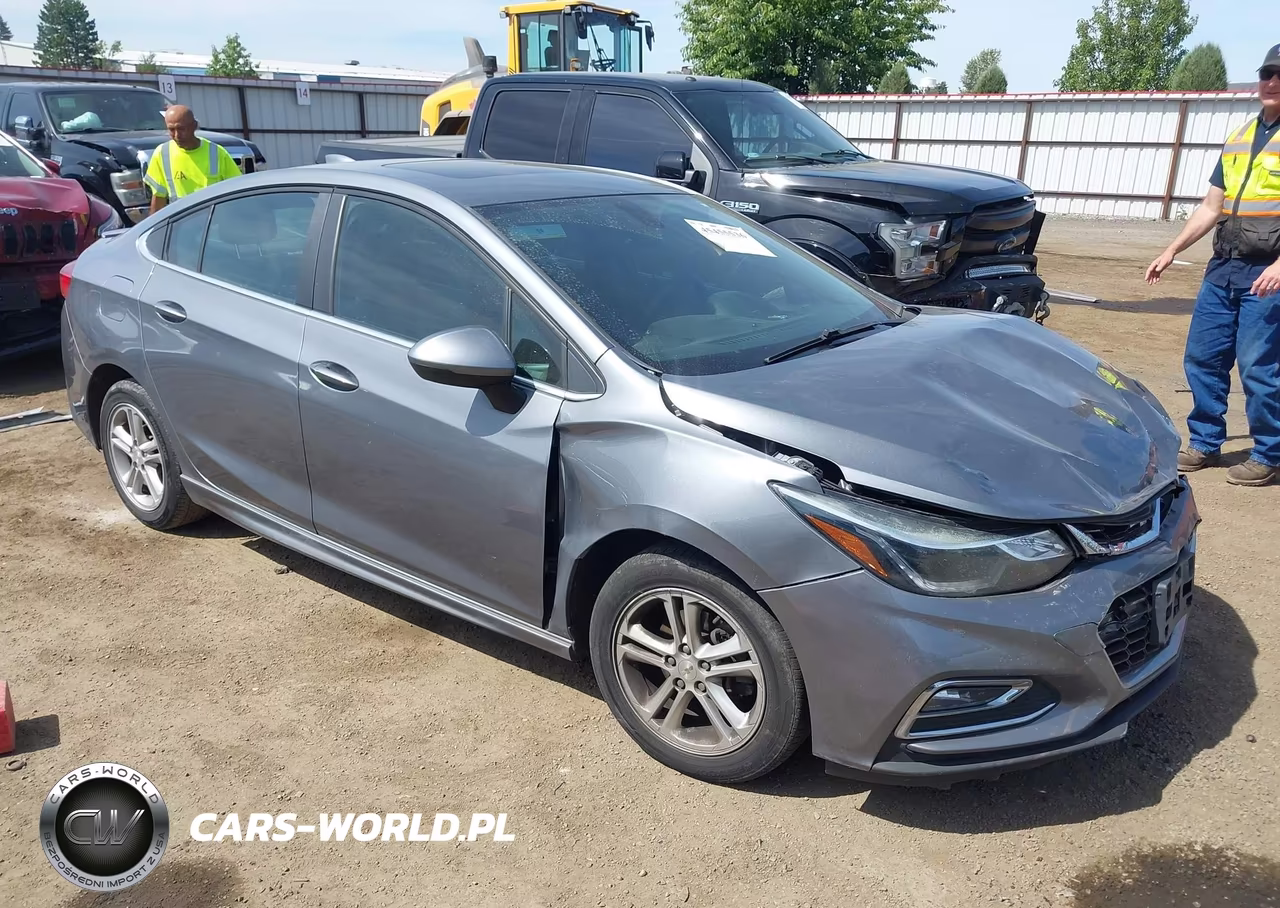 2018 Chevrolet Cruze Lt Auto – zdjęcie 1 z 17