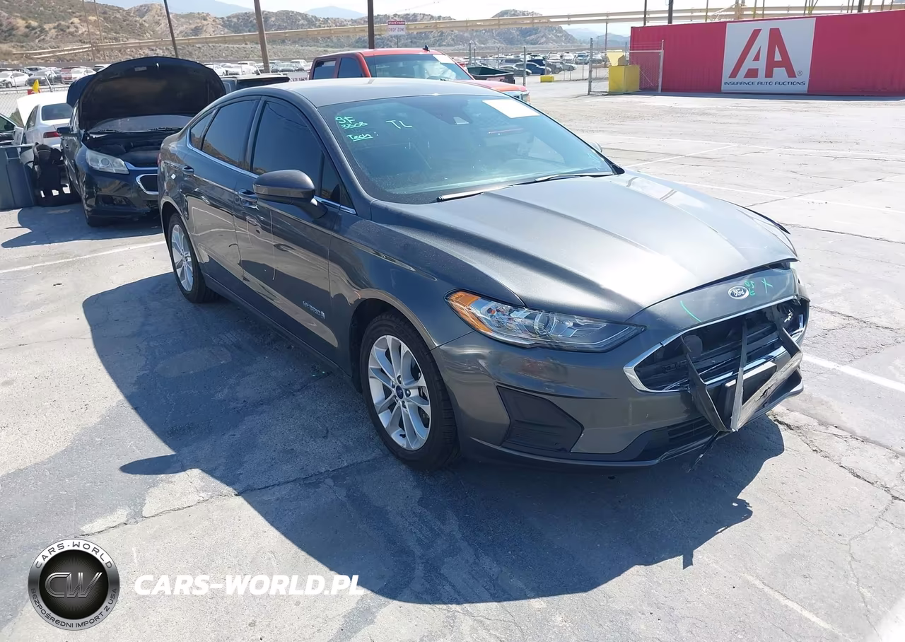 2019 Ford Fusion Hybrid Se – zdjęcie 1 z 17