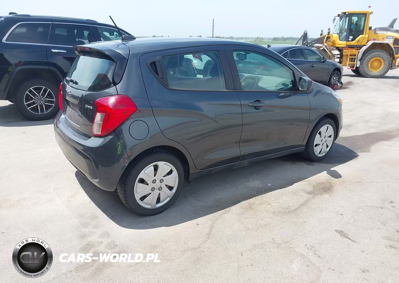 2018 Chevrolet Spark Ls Cvt VIN:KL8CB6SA2JC421470 - 4