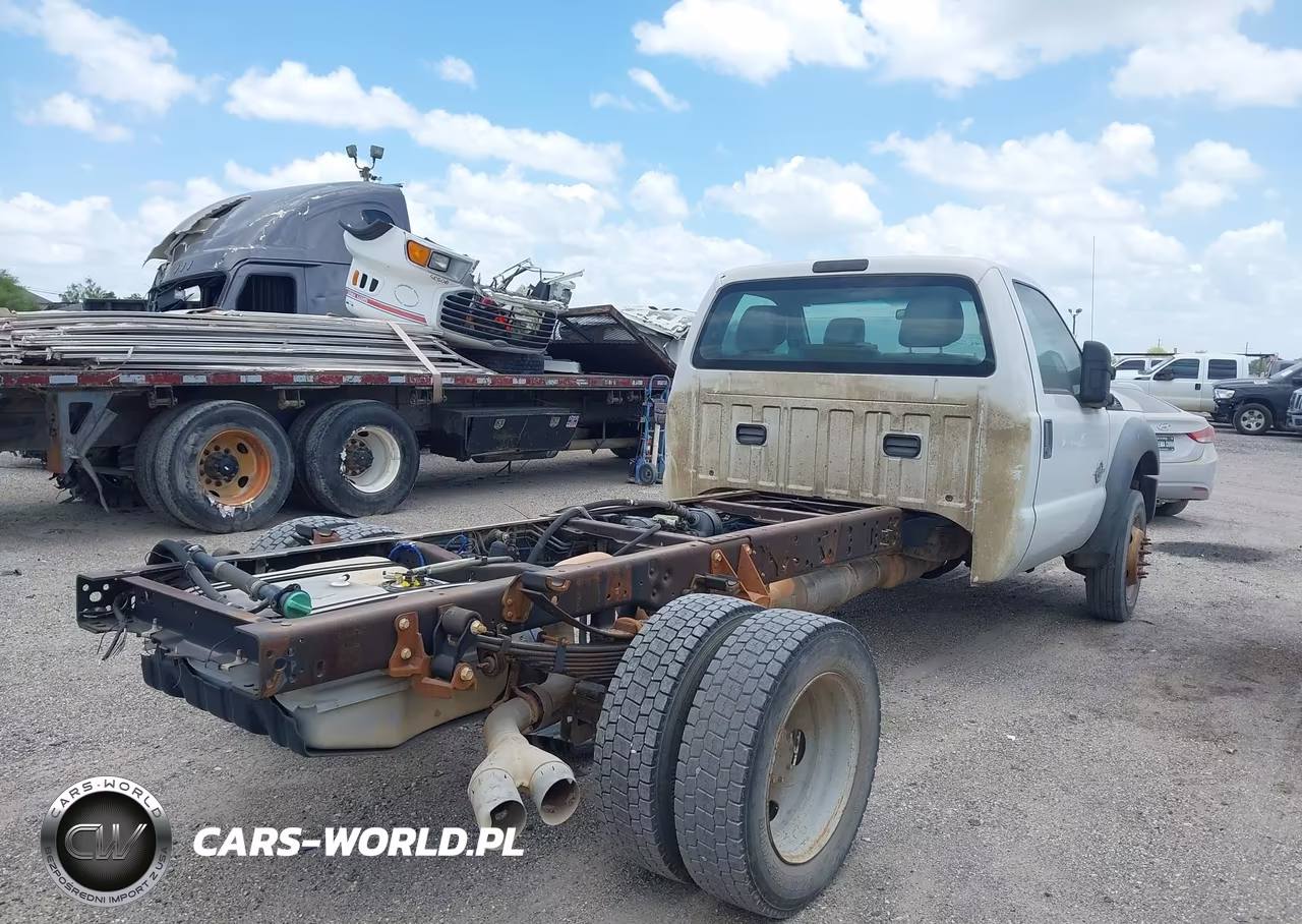 2015 Ford F-550 Chassis Xl-Xlt VIN:1FDUF5GT4FEA16691 - 14