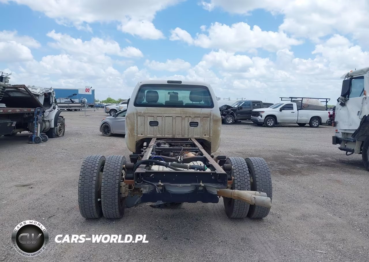 2015 Ford F-550 Chassis Xl-Xlt VIN:1FDUF5GT4FEA16691 - 19