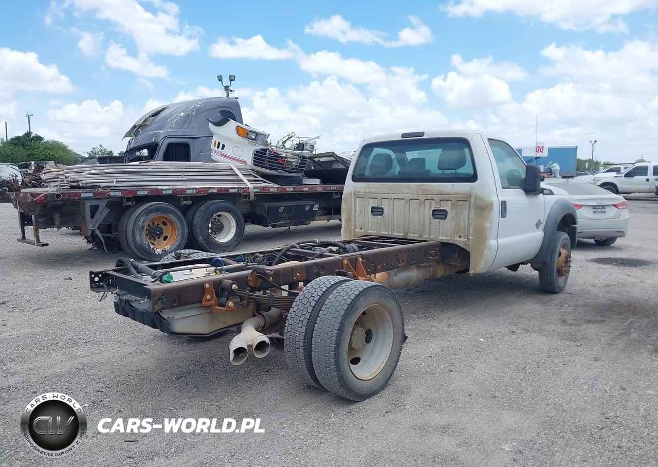 2015 Ford F-550 Chassis Xl-Xlt VIN:1FDUF5GT4FEA16691 - 4