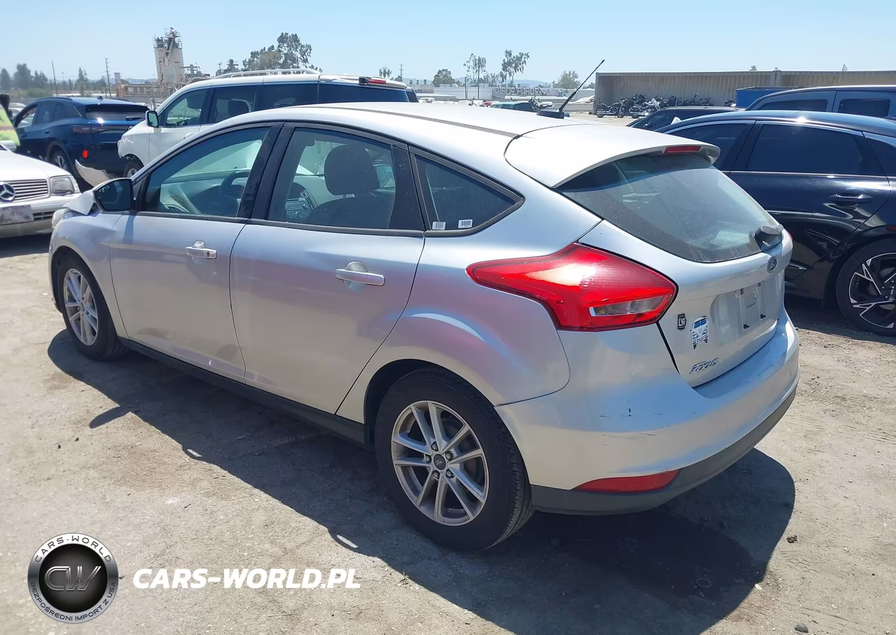 2015 Ford Focus Se VIN:1FADP3K25FL281979 - 3