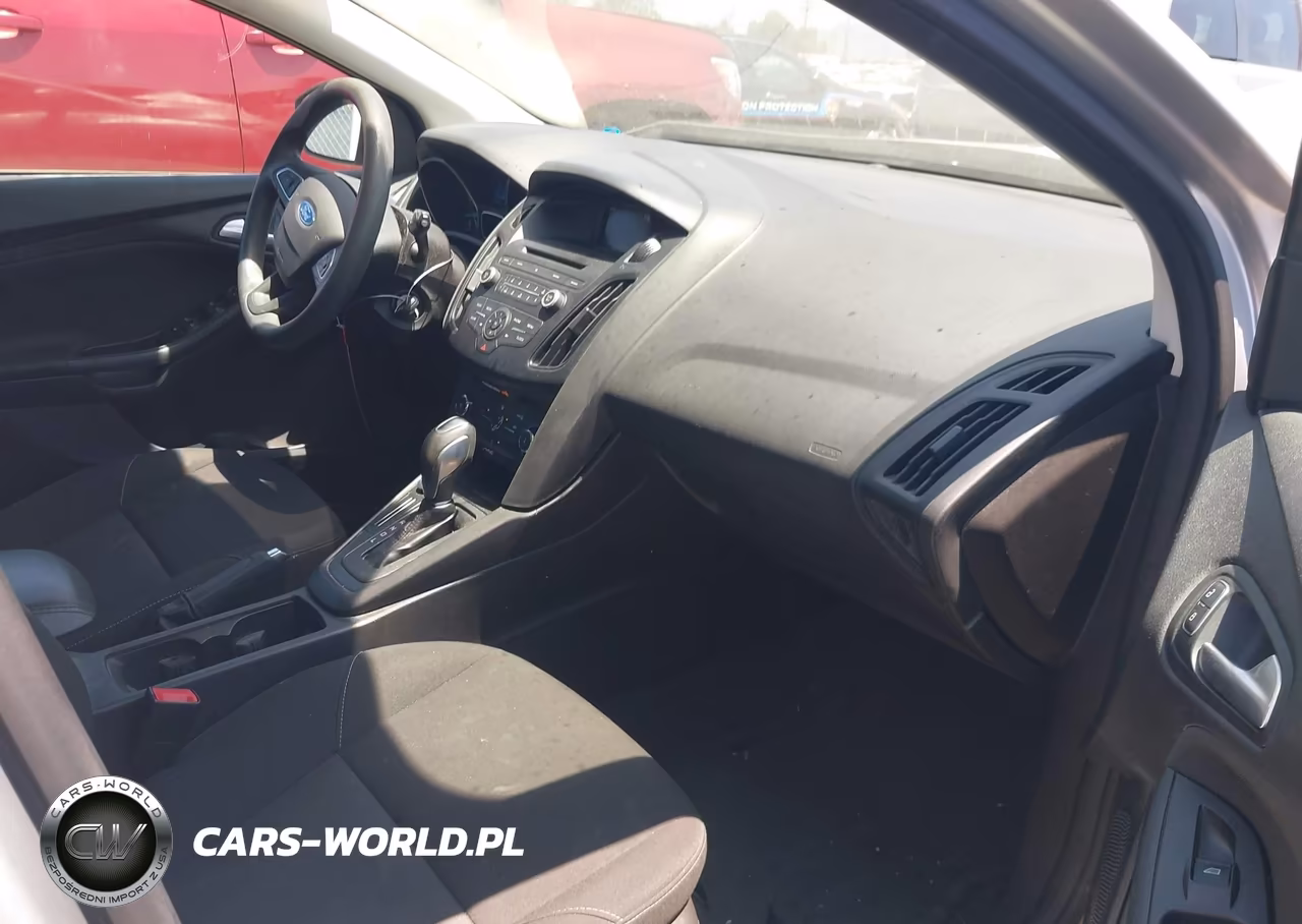 2015 Ford Focus Se VIN:1FADP3K25FL281979 - 5