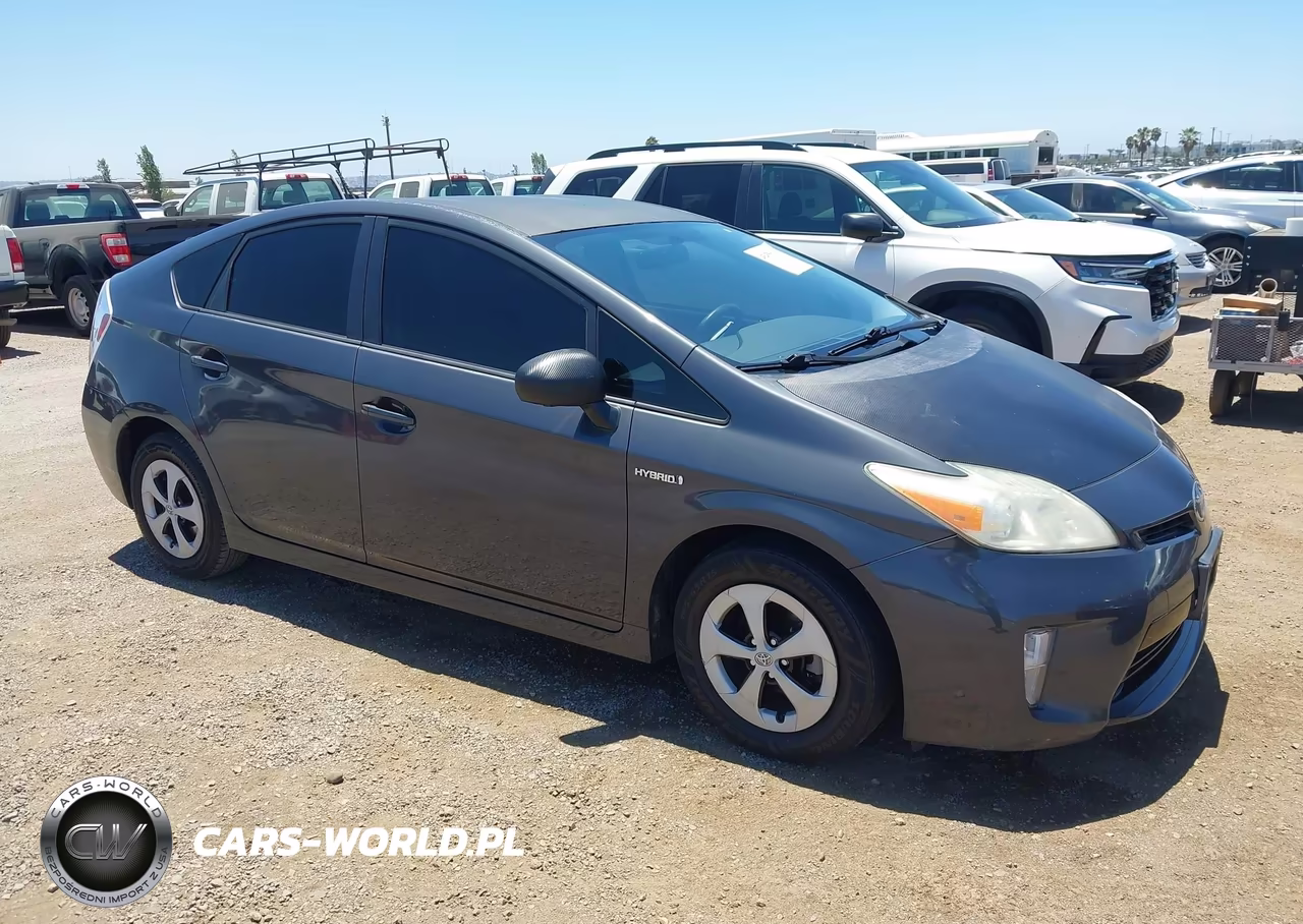2014 Toyota Prius Three – zdjęcie 1 z 16