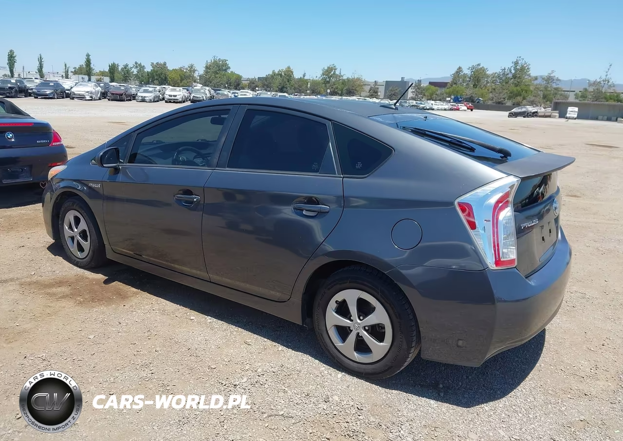 2014 Toyota Prius Three VIN:JTDKN3DUXE1760334 - 3