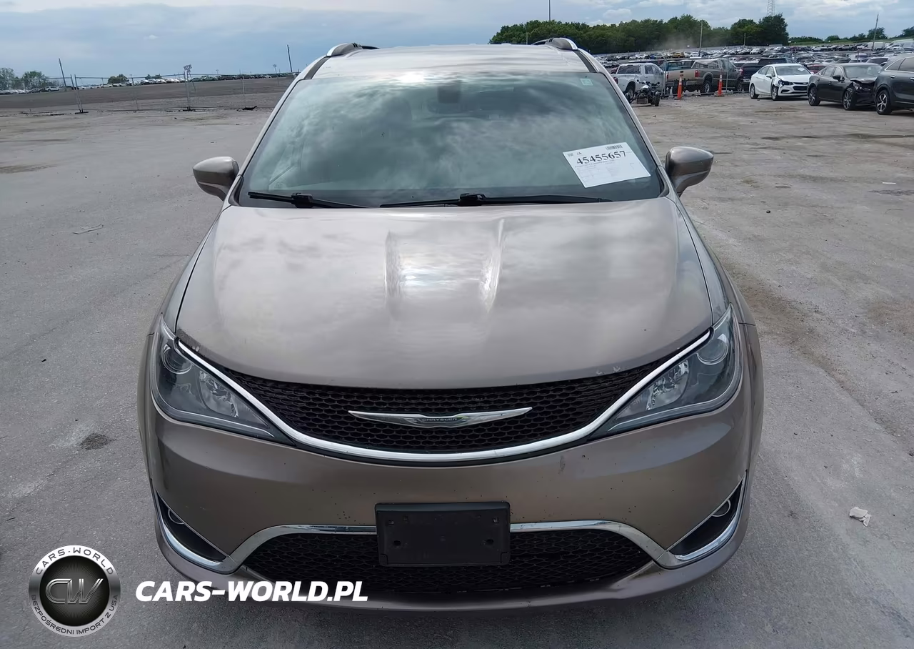 2017 Chrysler Pacifica Touring-L Plus VIN:2C4RC1EG3HR607604 - 17
