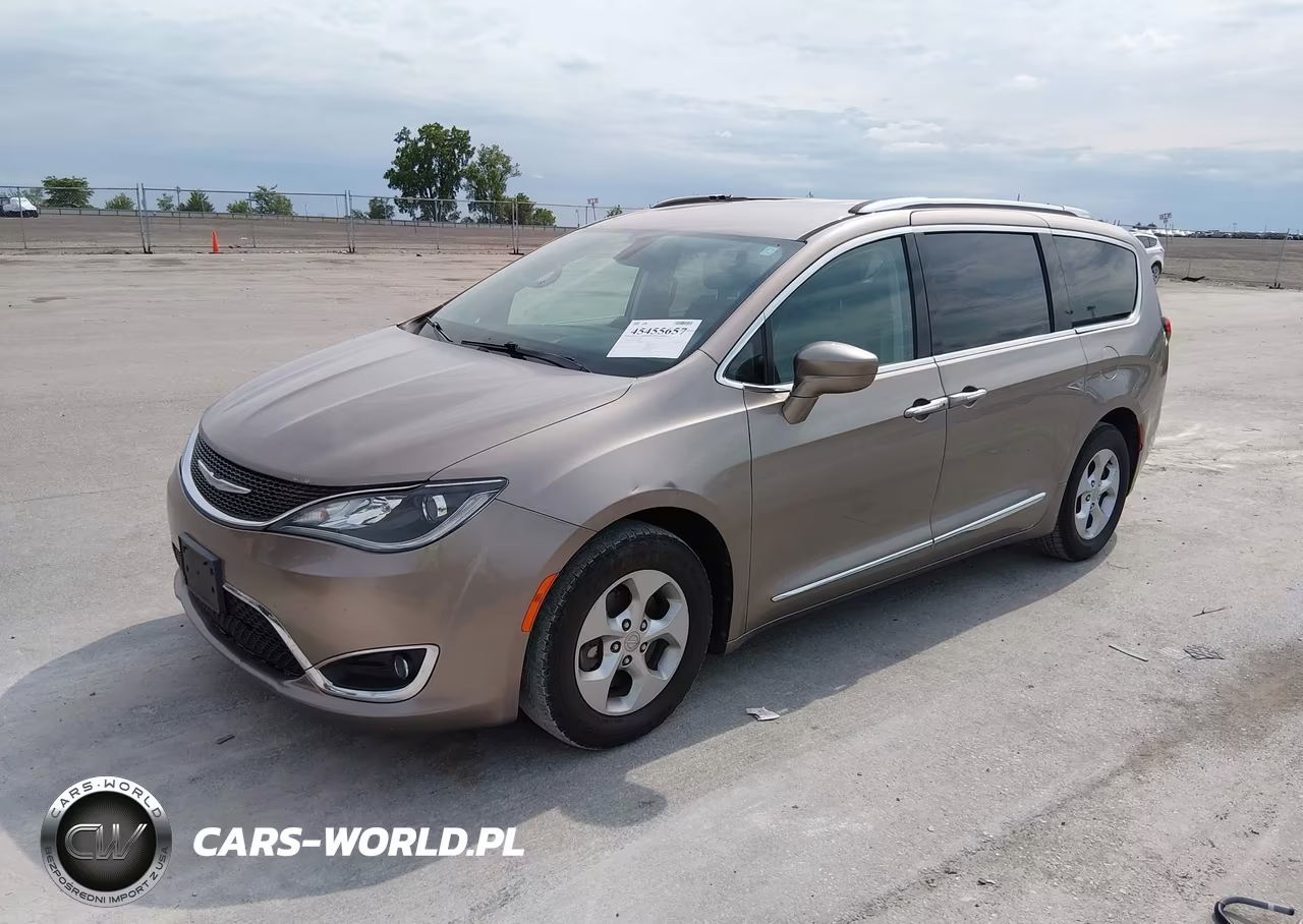 2017 Chrysler Pacifica Touring-L Plus VIN:2C4RC1EG3HR607604 - 2
