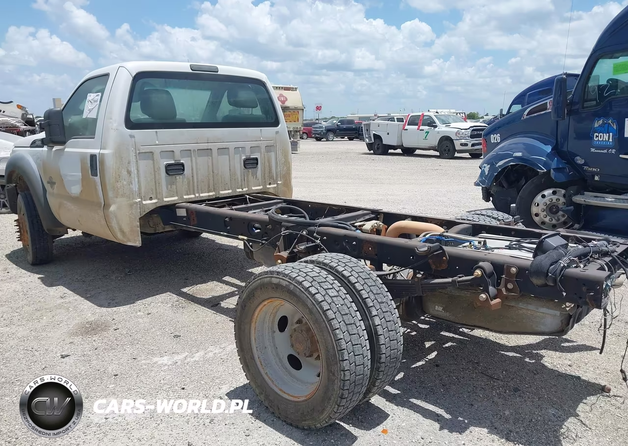 2015 Ford F-550 Chassis Xl-Xlt VIN:1FDUF5GT6FEB71923 - 15