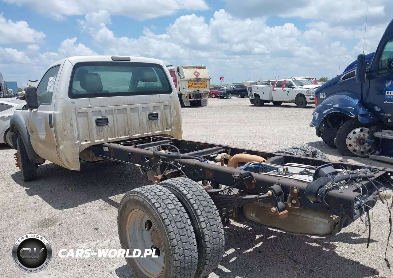 2015 Ford F-550 Chassis Xl-Xlt VIN:1FDUF5GT6FEB71923 - 3