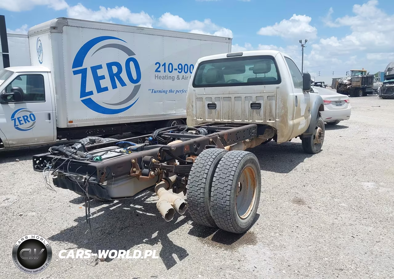 2015 Ford F-550 Chassis Xl-Xlt VIN:1FDUF5GT6FEB71923 - 4