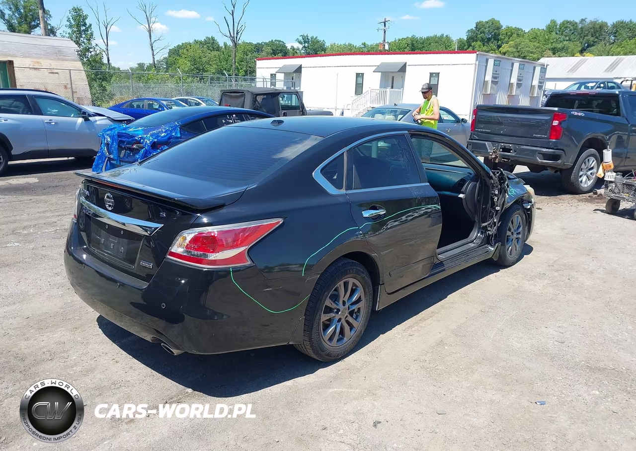 2015 Nissan Altima 2.5 S VIN:1N4AL3APXFC498021 - 4