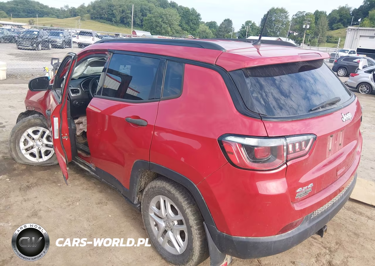 2018 Jeep Compass Sport 4X4 VIN:3C4NJDAB3JT112628 - 3