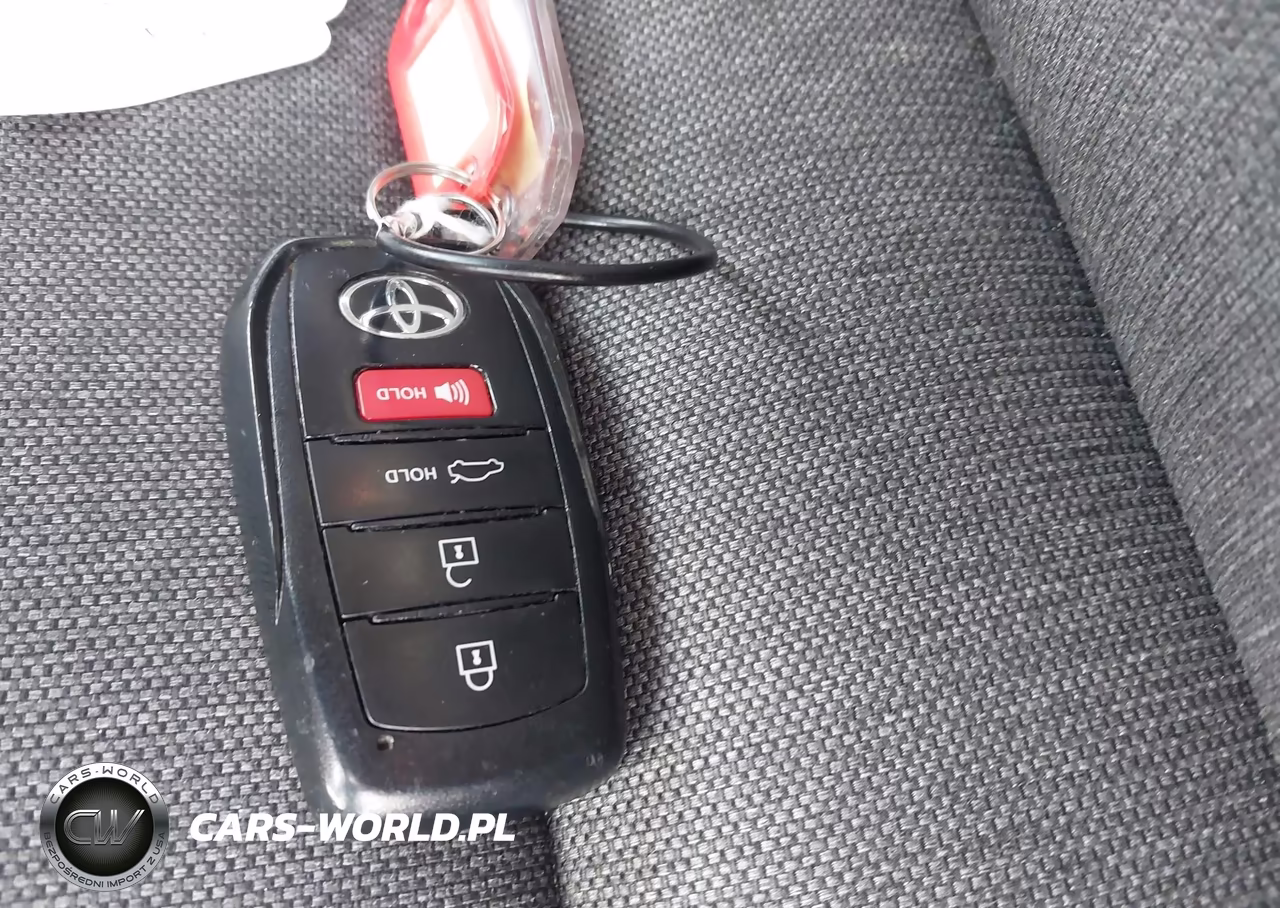 2025 Toyota Camry Le VIN:4T1DAACK7SU512864 - 11