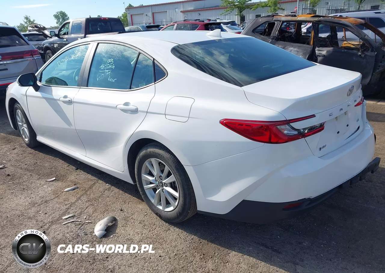 2025 Toyota Camry Le VIN:4T1DAACK7SU512864 - 3