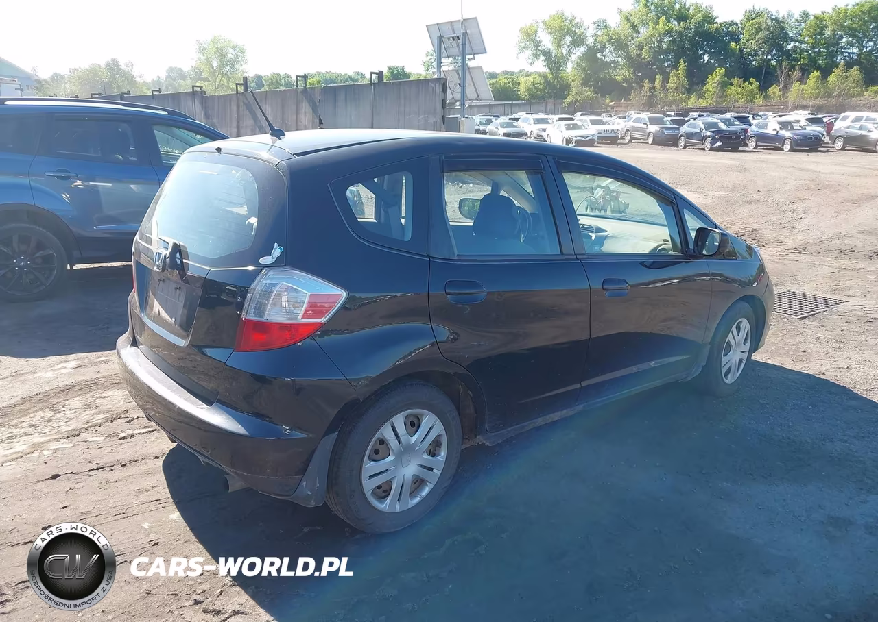 2011 Honda Fit VIN:JHMGE8G36BS008012 - 4