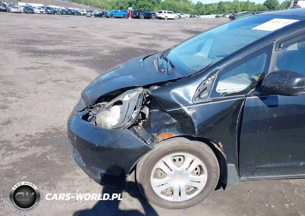 2011 Honda Fit VIN:JHMGE8G36BS008012 - 6