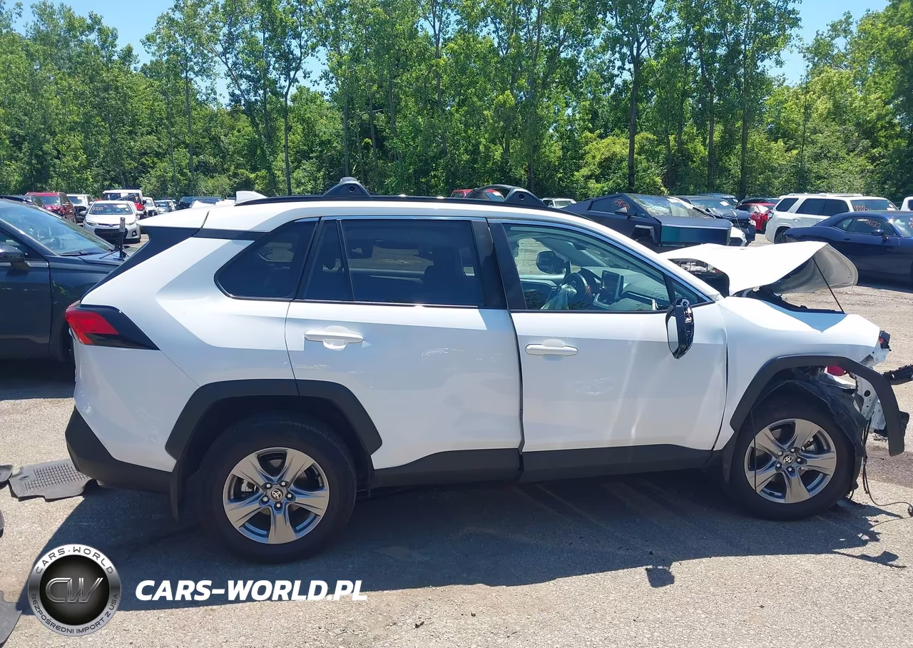 2025 Toyota Rav4 Xle VIN:2T3P1RFV7SW627845 - 13