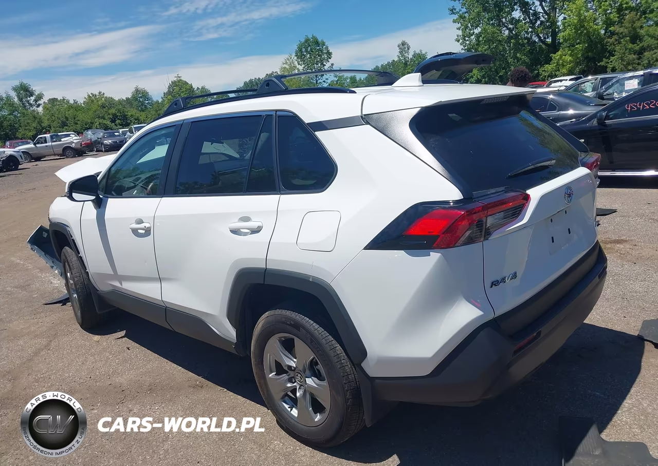 2025 Toyota Rav4 Xle VIN:2T3P1RFV7SW627845 - 3