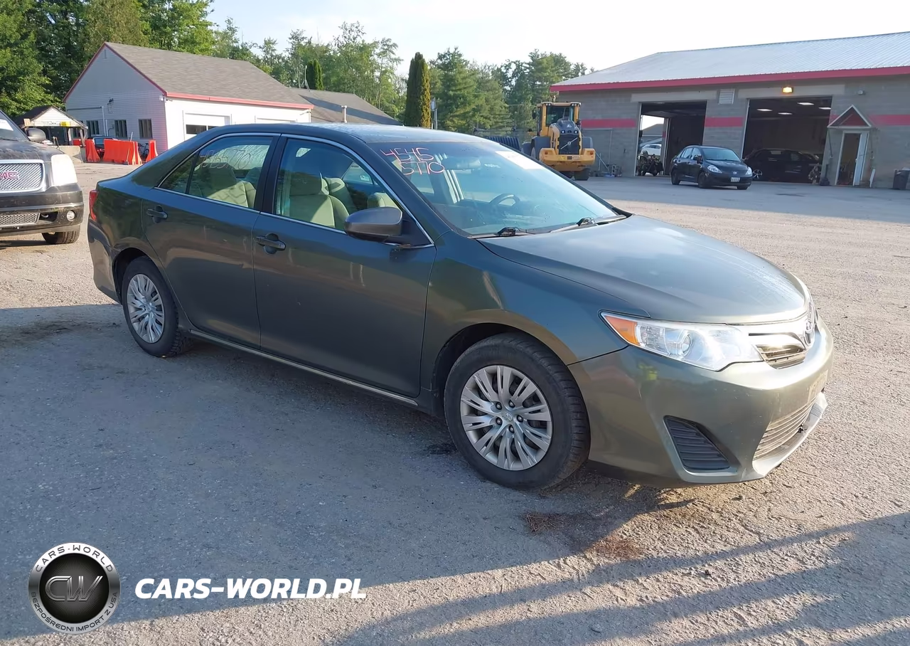 2012 Toyota Camry Le – zdjęcie 1 z 15