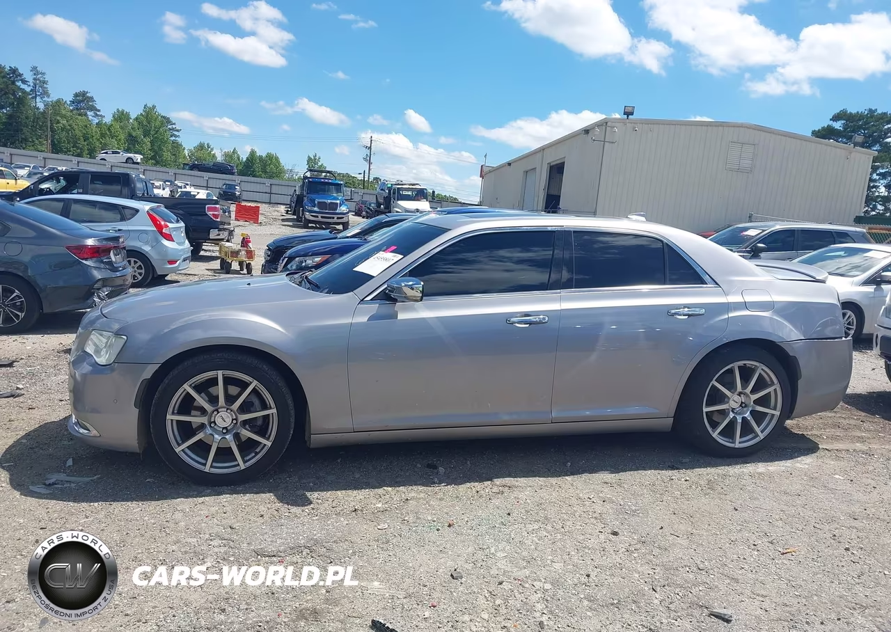2015 Chrysler 300C VIN:2C3CCAET3FH736226 - 14